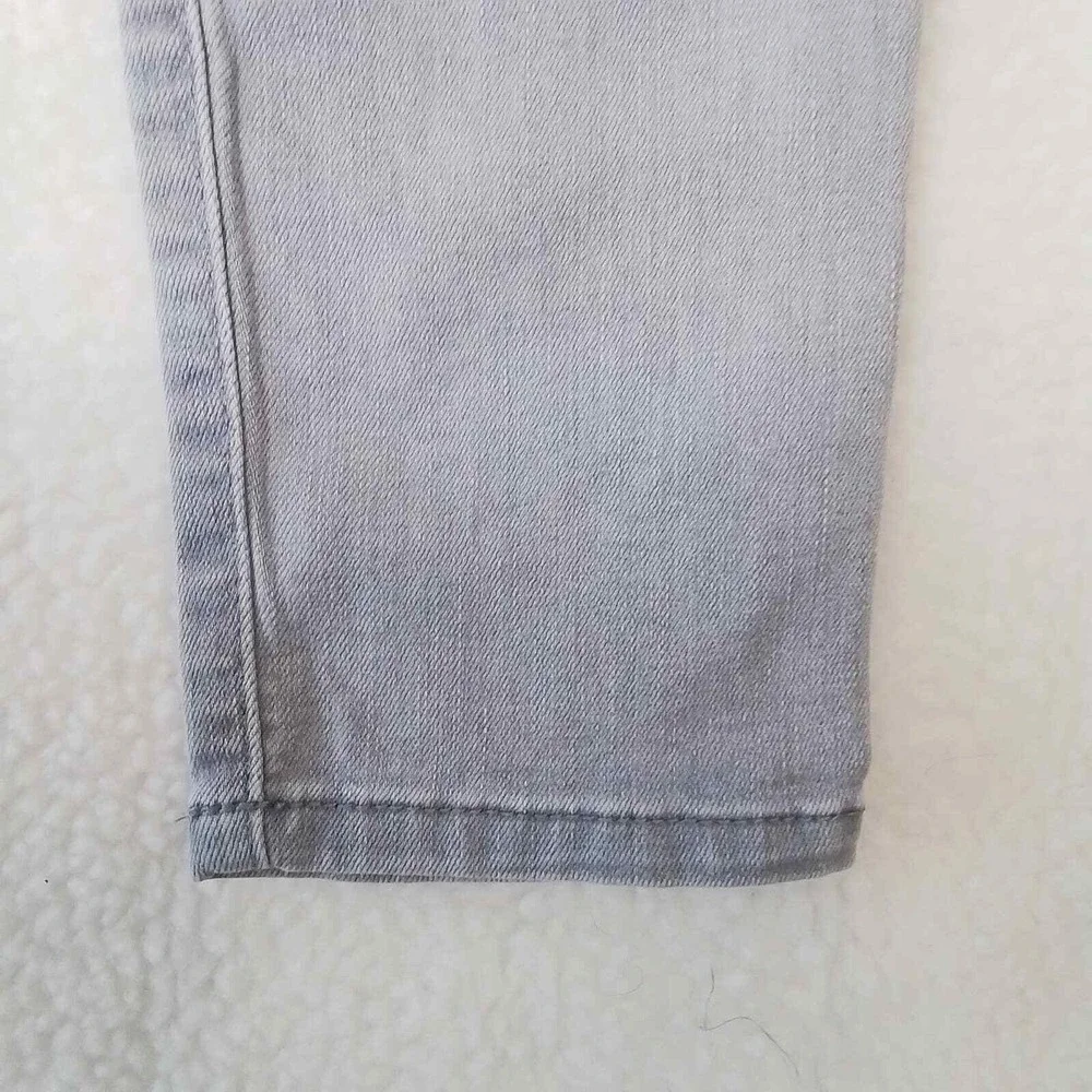OshKosh Mid Rise Jegging‎ Girl's Size 10 in Light Wash Denim w/ Distressing
